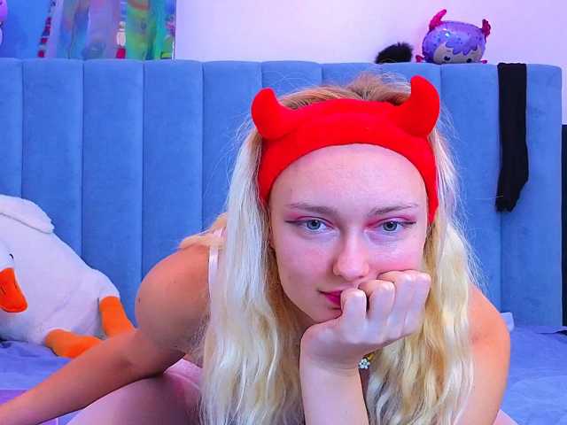 -Angelina1-