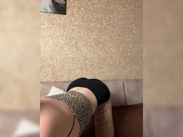 Blaackberry's BongaCams show and profile