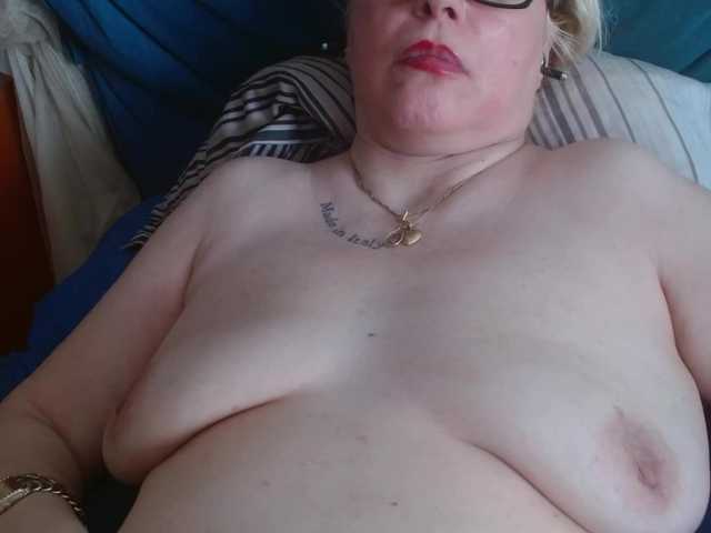 martachatte19 live webcam show