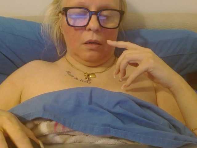 martachatte19 live cam on BongaCams