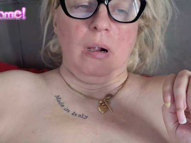martachatte19 live cam on BongaCams
