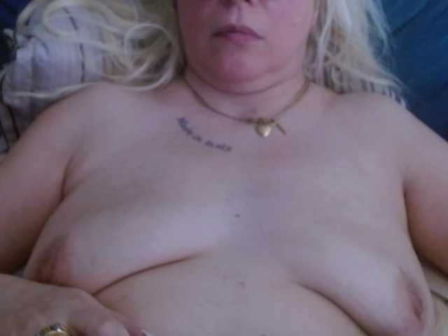 martachatte19 live cam on BongaCams