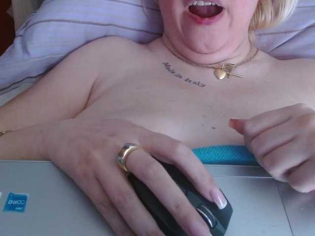 martachatte19 live cam on BongaCams