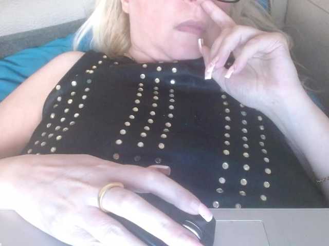 martachatte19 live cam on BongaCams
