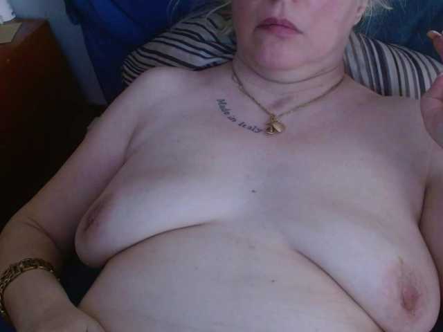 martachatte19 live webcam show