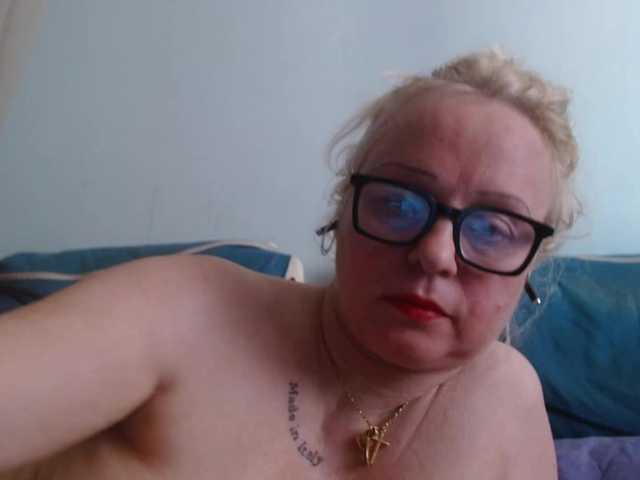 martachatte19 live cam on BongaCams