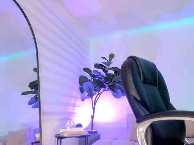 MileyCruz webcam
