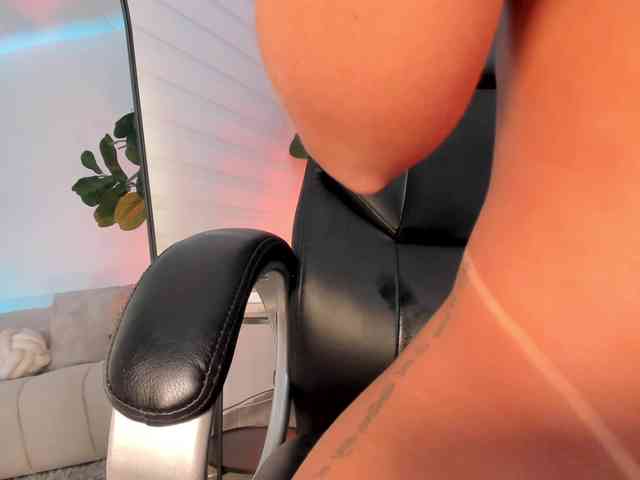 MileyCruz webcam