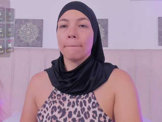 amira-s live cam on BongaCams
