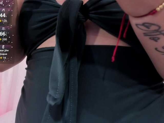amira-s live cam on BongaCams