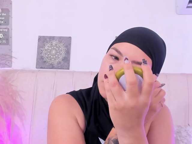 Amira-s live cam preview
