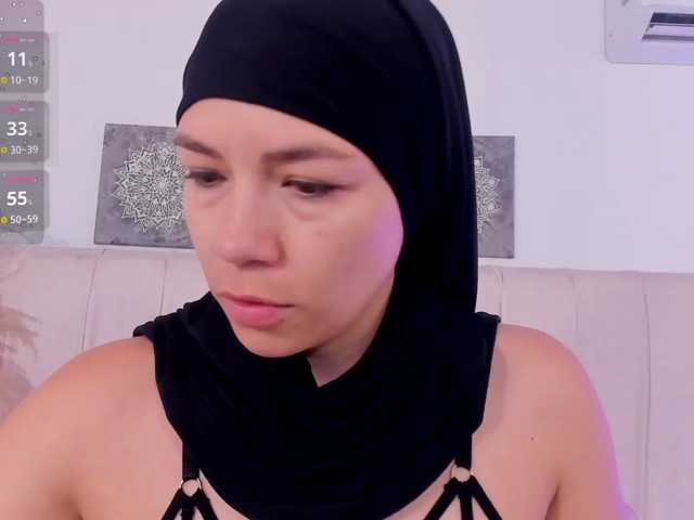 amira-s live cam on BongaCams