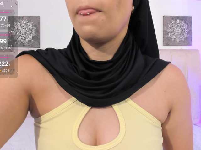 Amira-s live webcam show