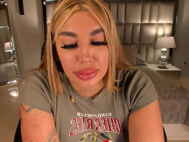 SophiePalmer live cam on BongaCams