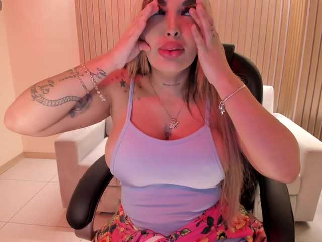 SophiePalmer live cam on BongaCams