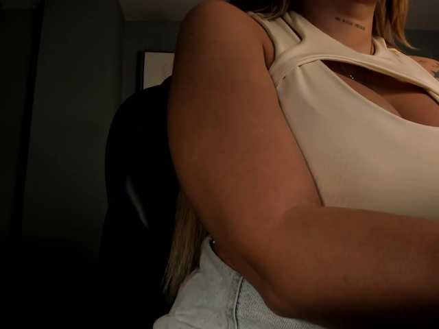 SophiePalmer live cam on BongaCams