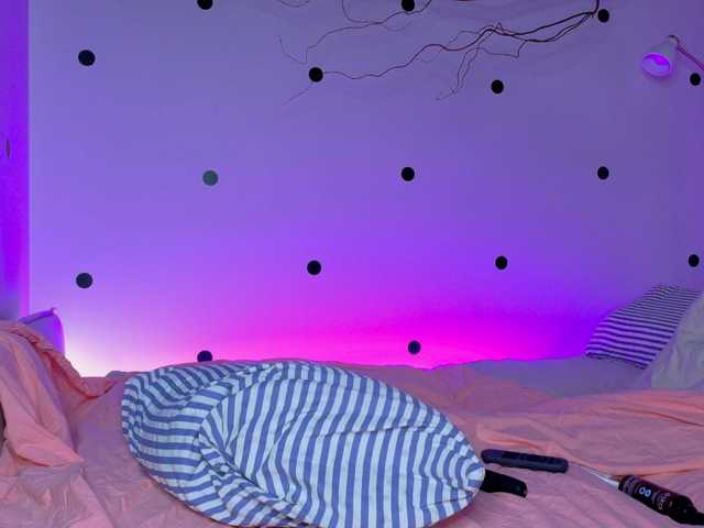 LinaStones live cam preview