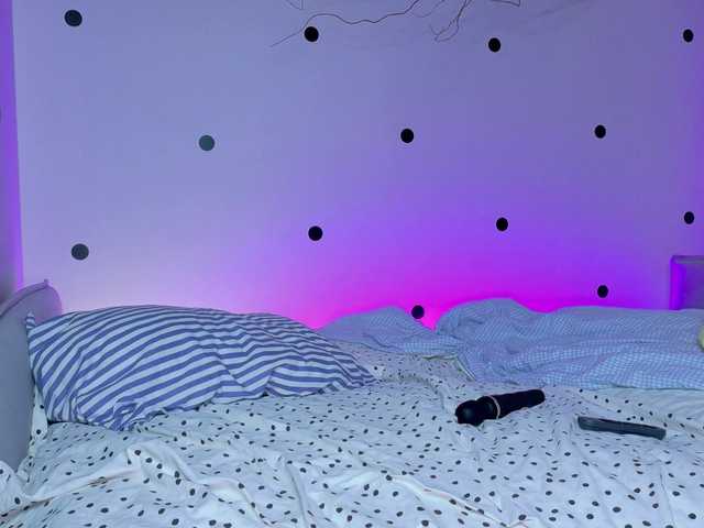 LinaStones live cam preview