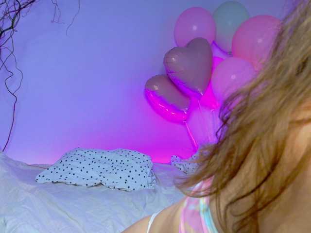 LinaStones's BongaCams show and profile