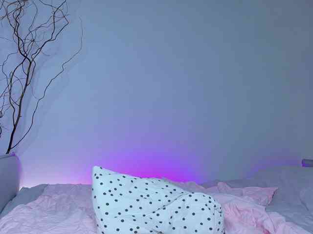 LinaStones webcam