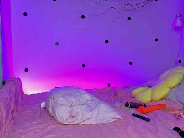 LinaStones webcam