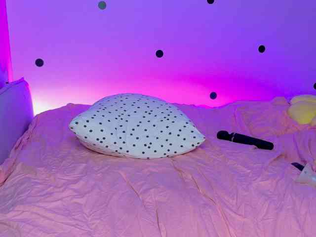 LinaStones webcam