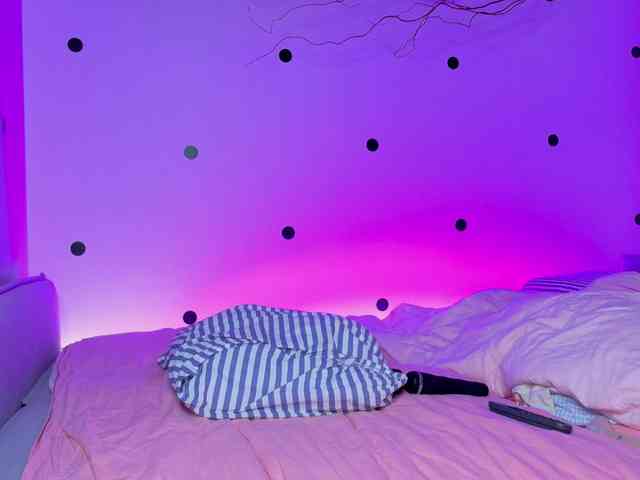 LinaStones webcam