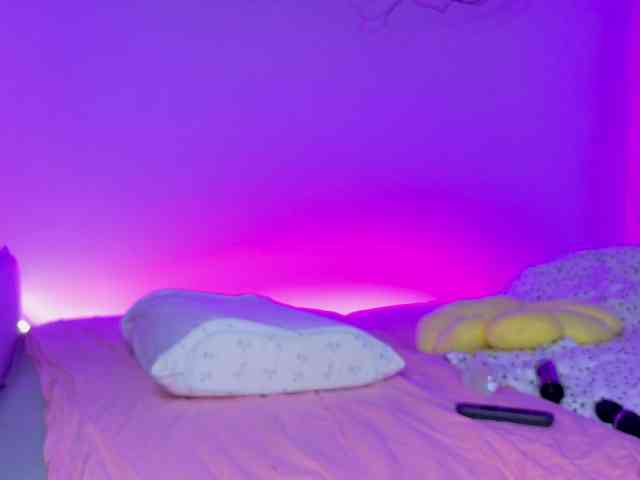 LinaStones webcam