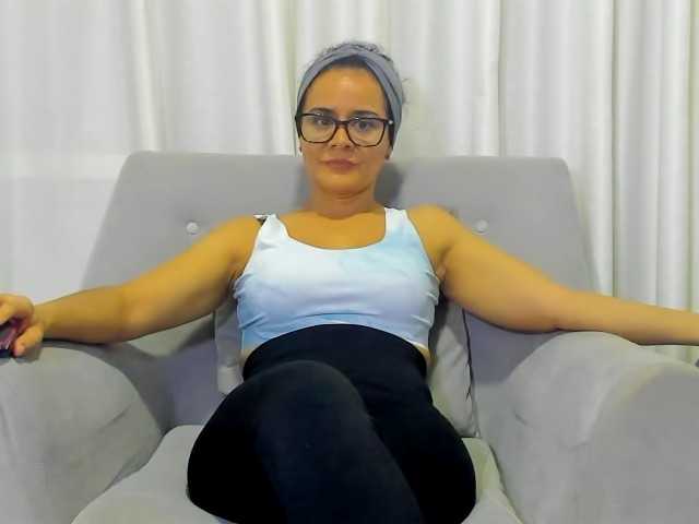 Samhotie live cam on BongaCams