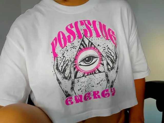 Samhotie's BongaCams show and profile