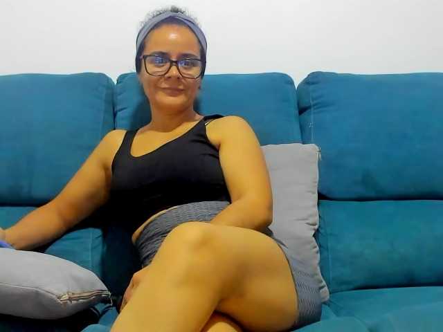 Samhotie live cam on BongaCams
