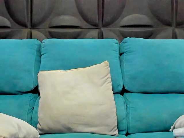 Samhotie's BongaCams show and profile