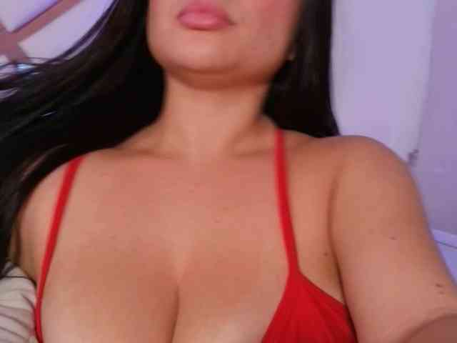 Emily-White webcam