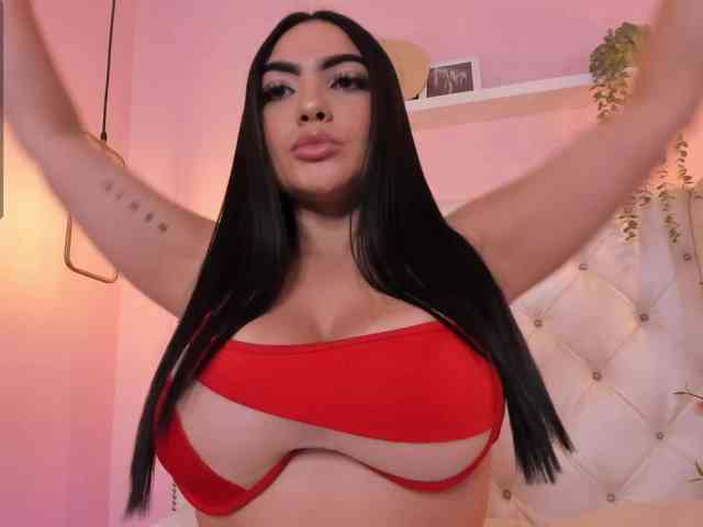 Emily-White webcam