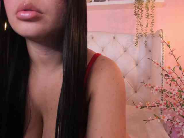 Emily-White webcam
