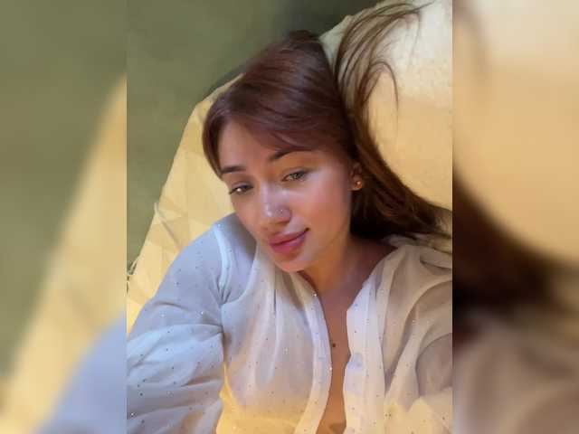 juicy-peachh live cam on BongaCams