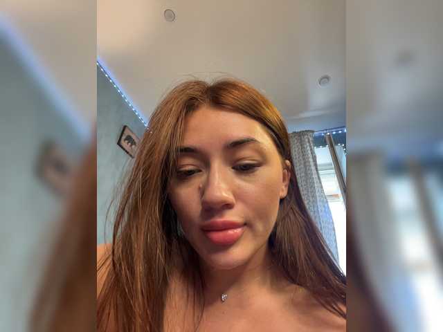 juicy-peachh live cam on BongaCams