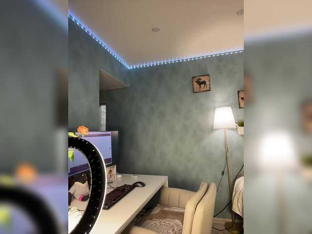 juicy-peachh live cam on BongaCams