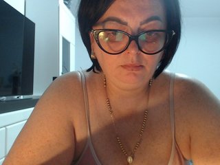 Emyllywhite