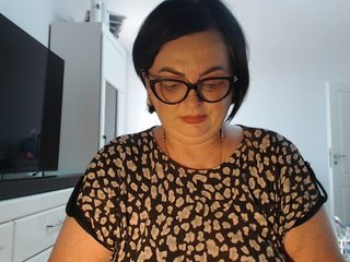 Emyllywhite