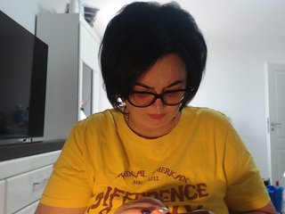 Emyllywhite