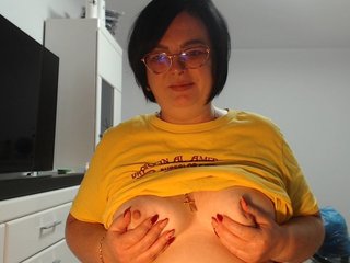 Emyllywhite