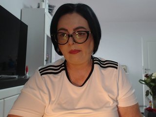 Emyllywhite