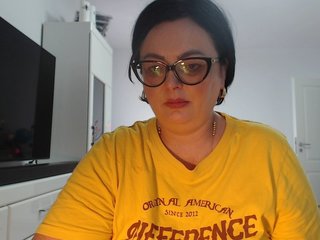 Emyllywhite