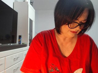 Emyllywhite