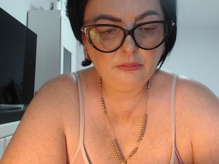 Emyllywhite