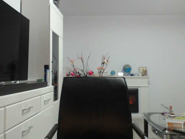 Emyllywhite live cam on BongaCams