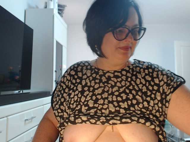 Emyllywhite