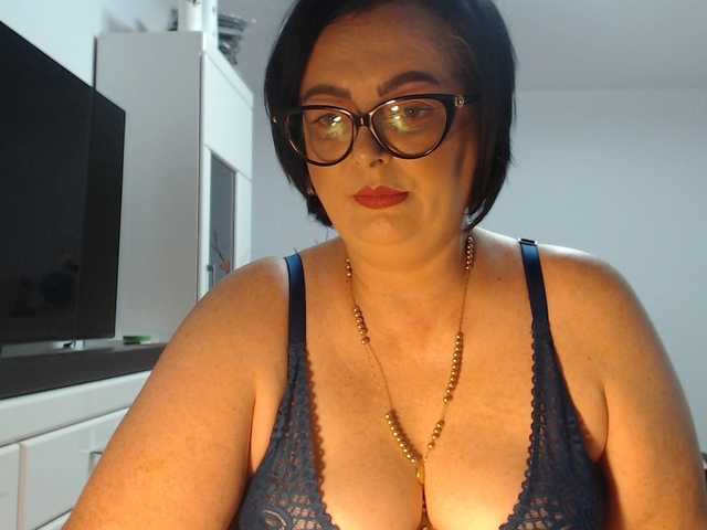 Emyllywhite