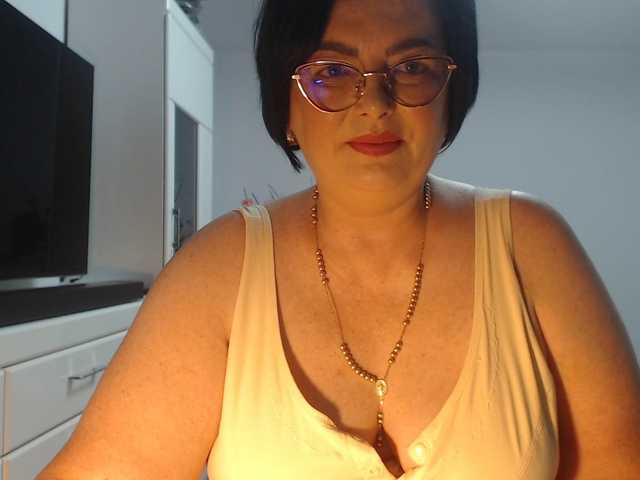 Emyllywhite